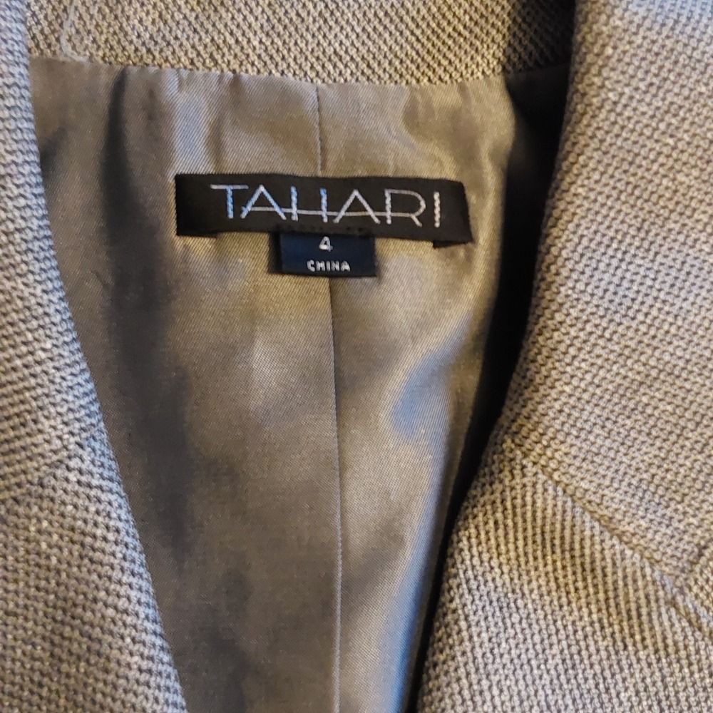 TAHARI Skirt Suit‎ Women Size 4 Gray Tweed Blazer Jacket With Snap Toggle - Picture 5 of 15